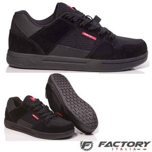 Paio di scarpe Flat BRN Nere